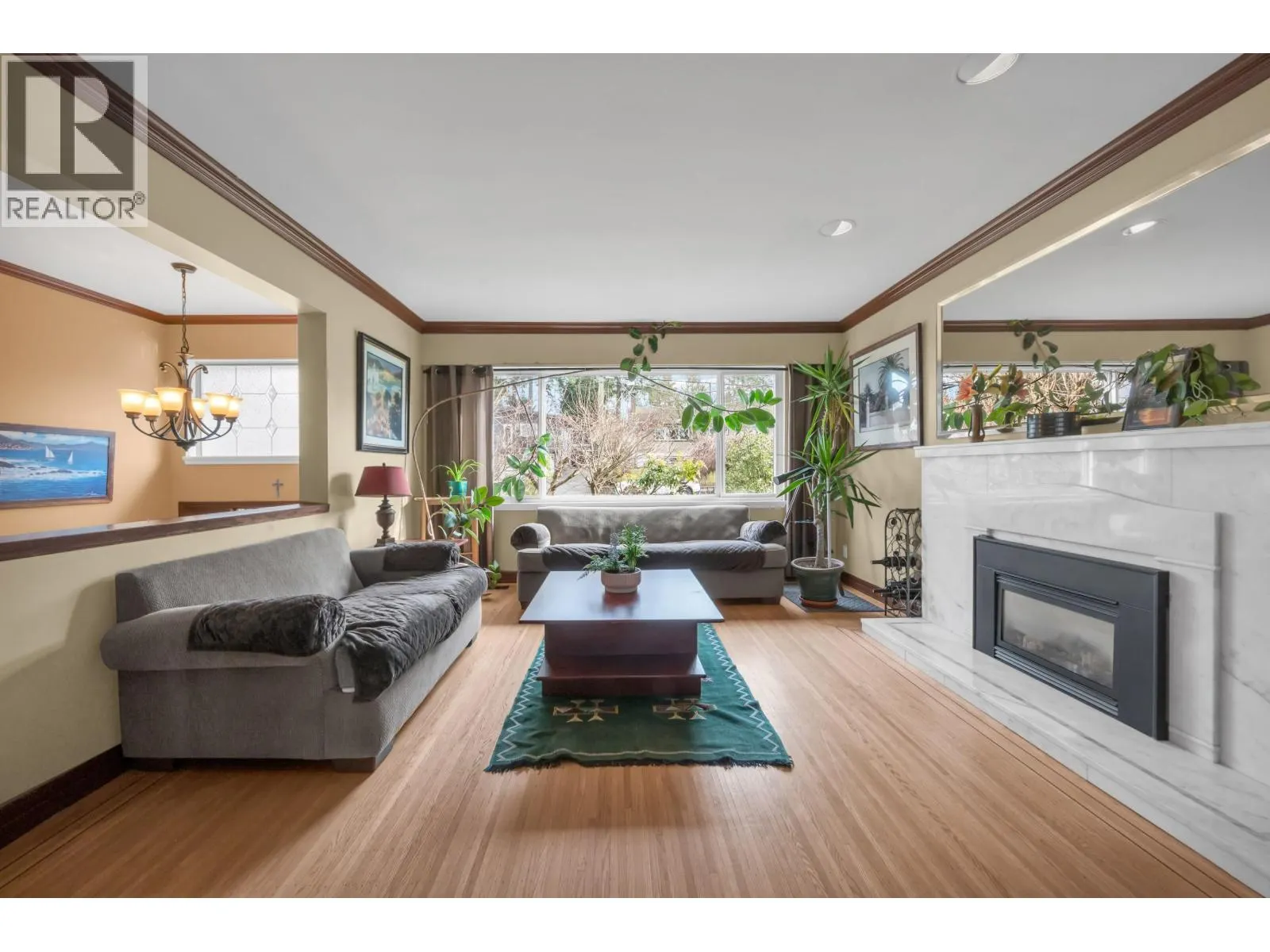 870 SEYMOUR DRIVE