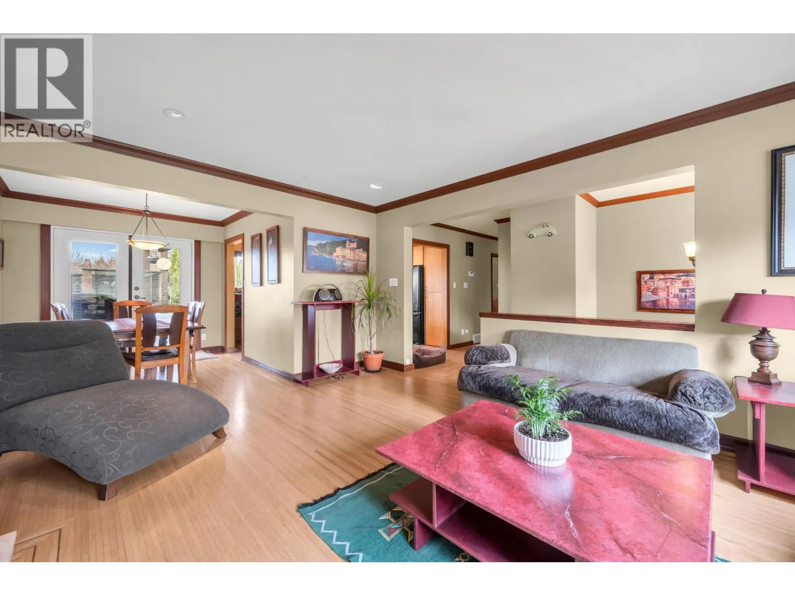 870 SEYMOUR DRIVE