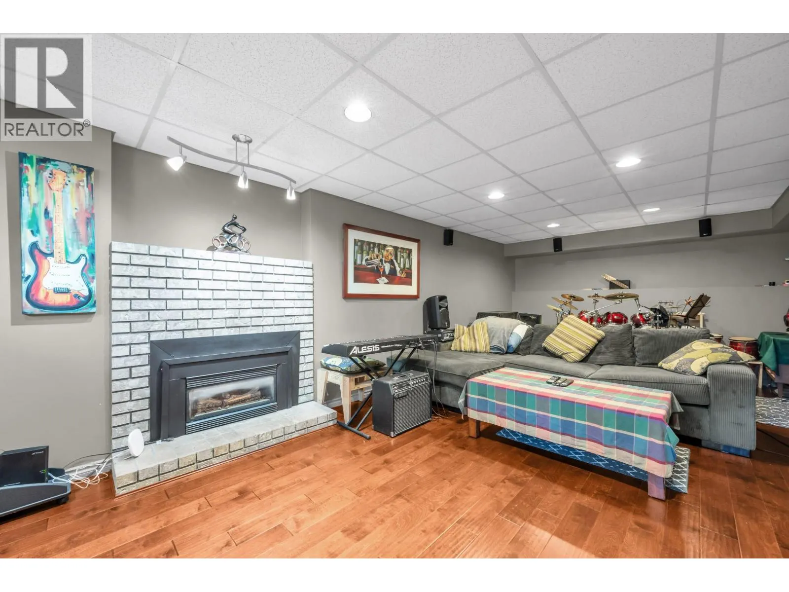 870 SEYMOUR DRIVE