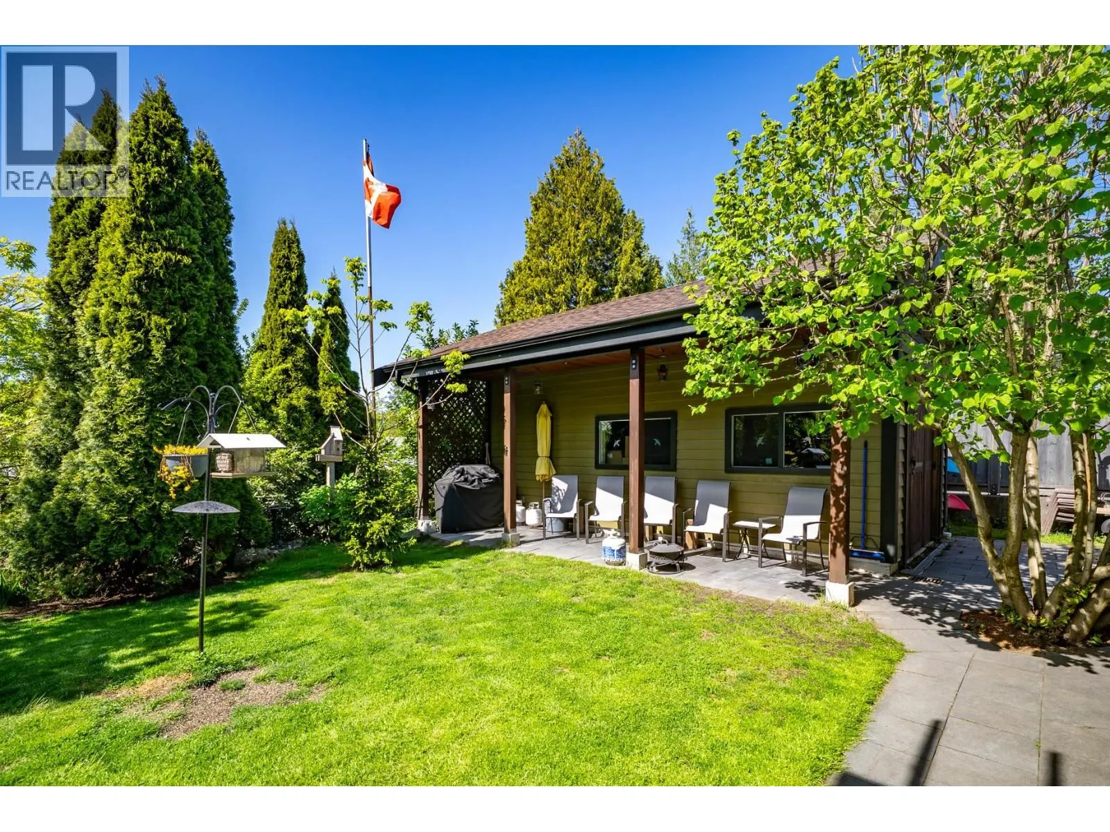 870 SEYMOUR DRIVE