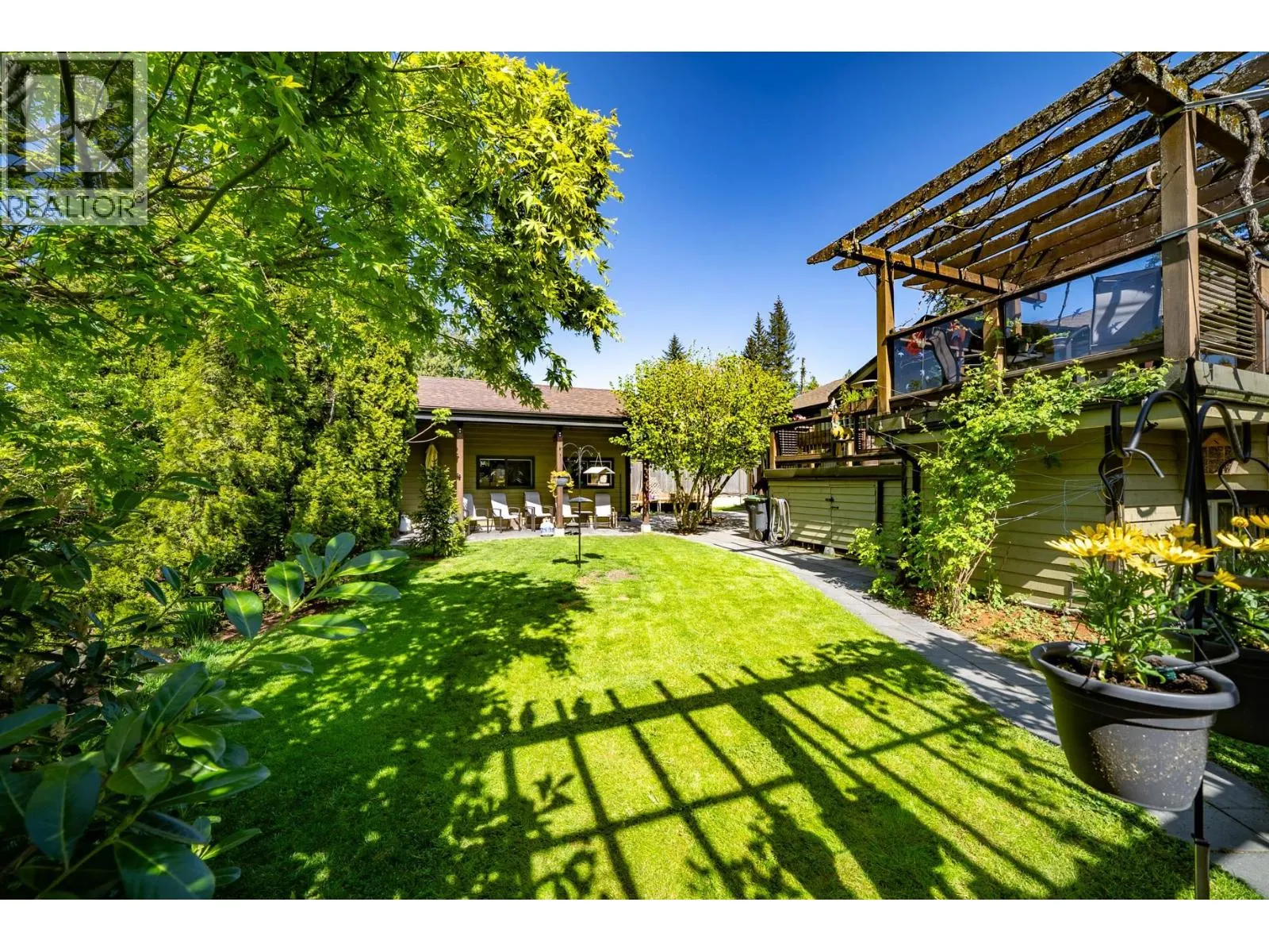 870 SEYMOUR DRIVE