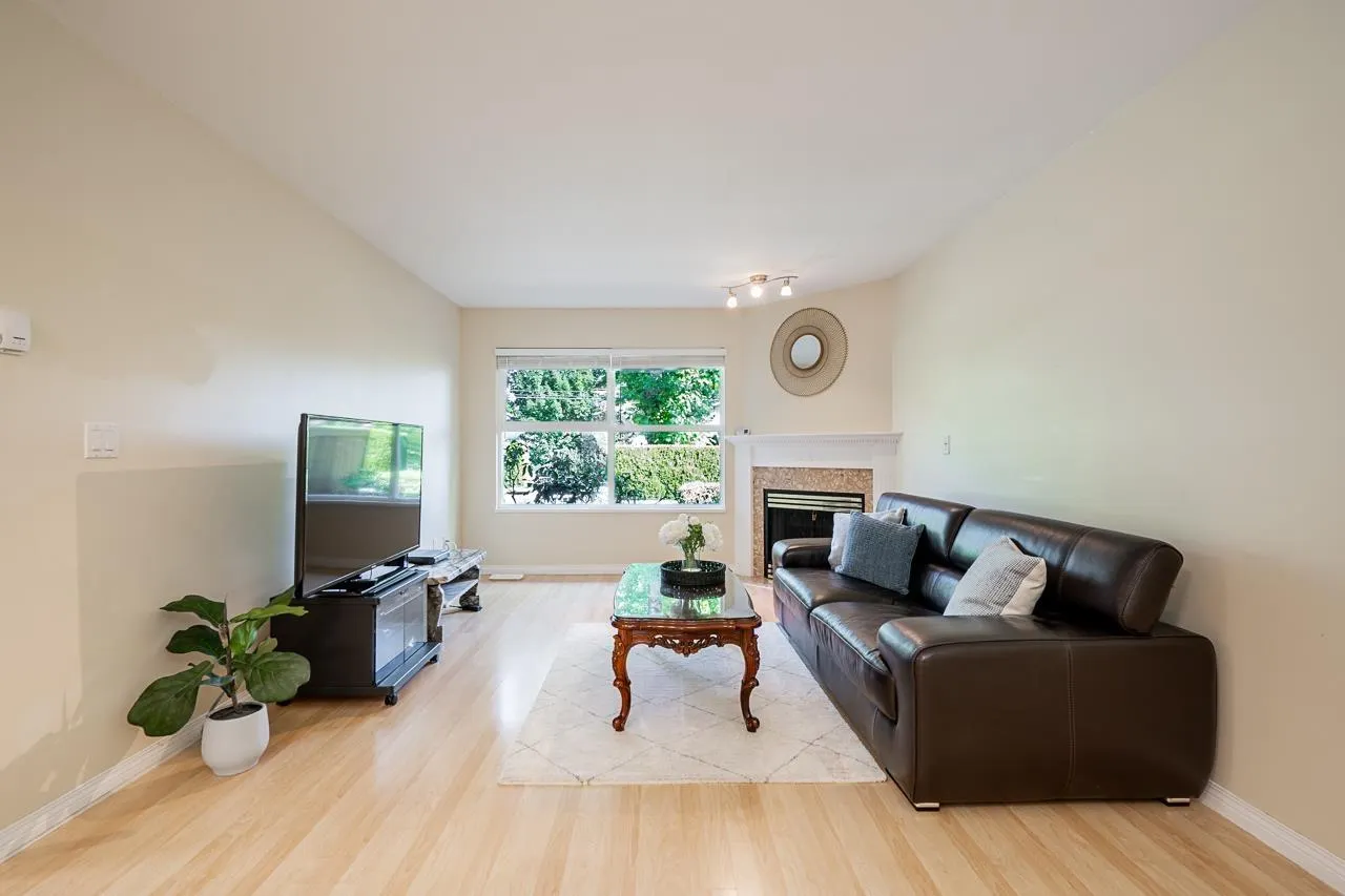 60 8111 160 STREET
