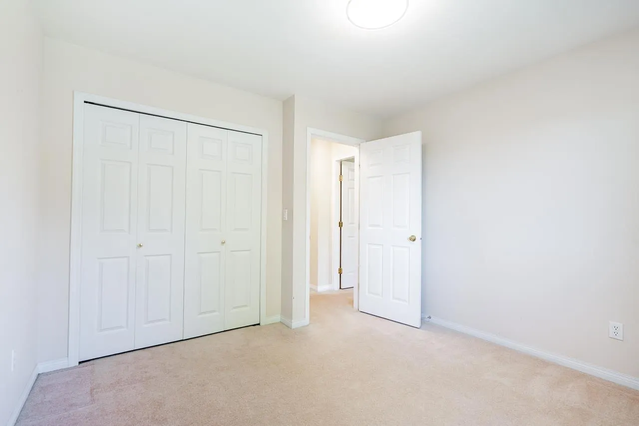 60 8111 160 STREET