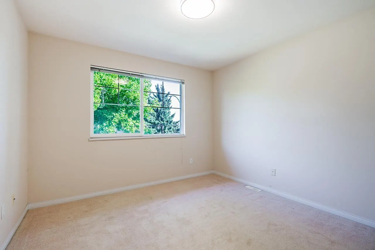 60 8111 160 STREET