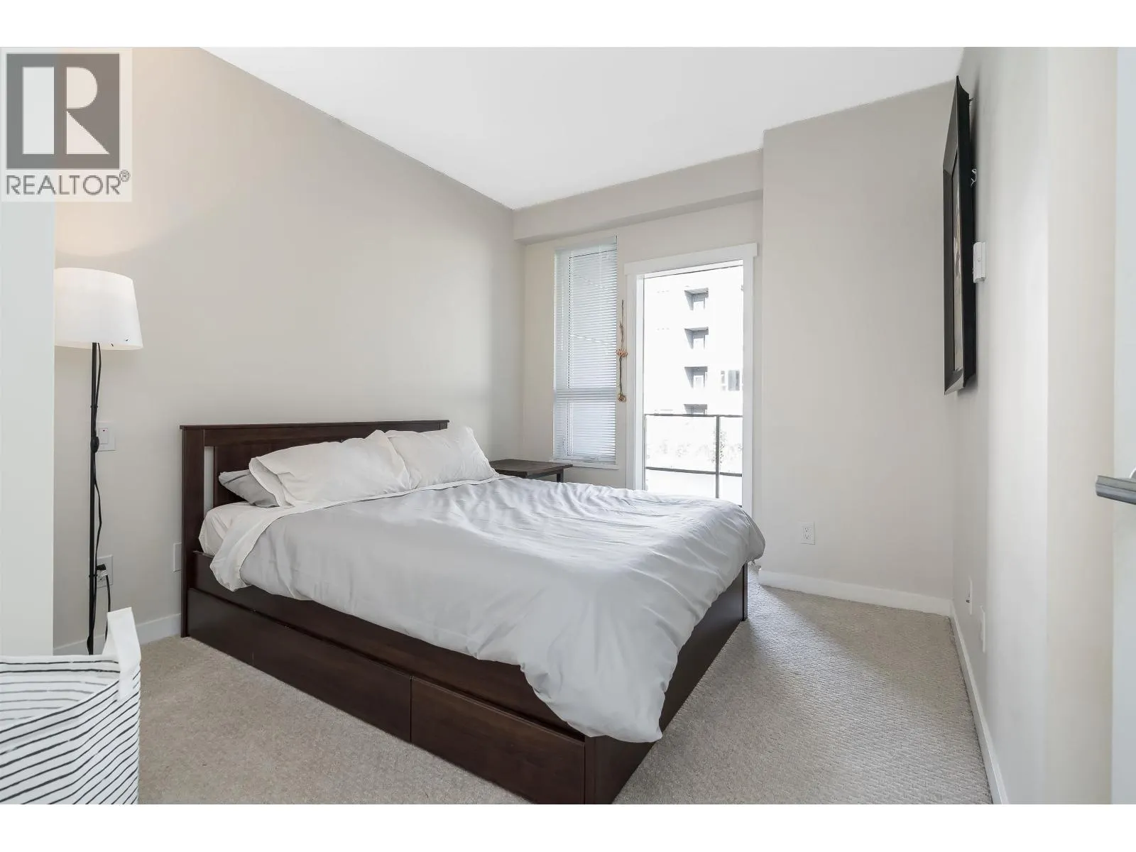 403 9877 UNIVERSITY CRESCENT