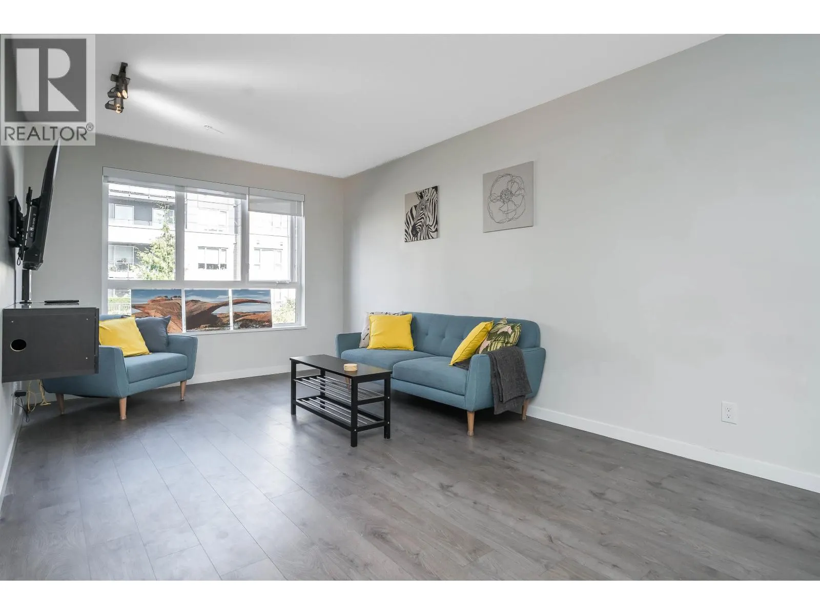 403 9877 UNIVERSITY CRESCENT