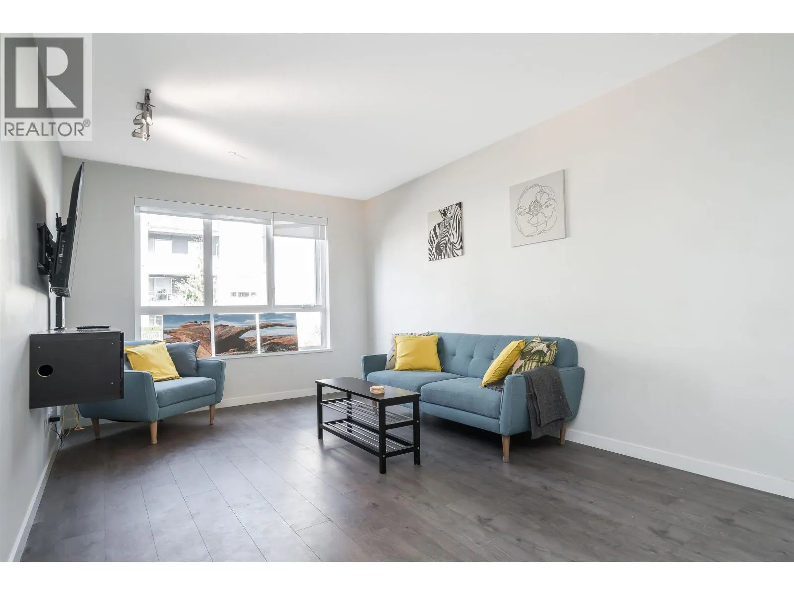 403 9877 UNIVERSITY CRESCENT