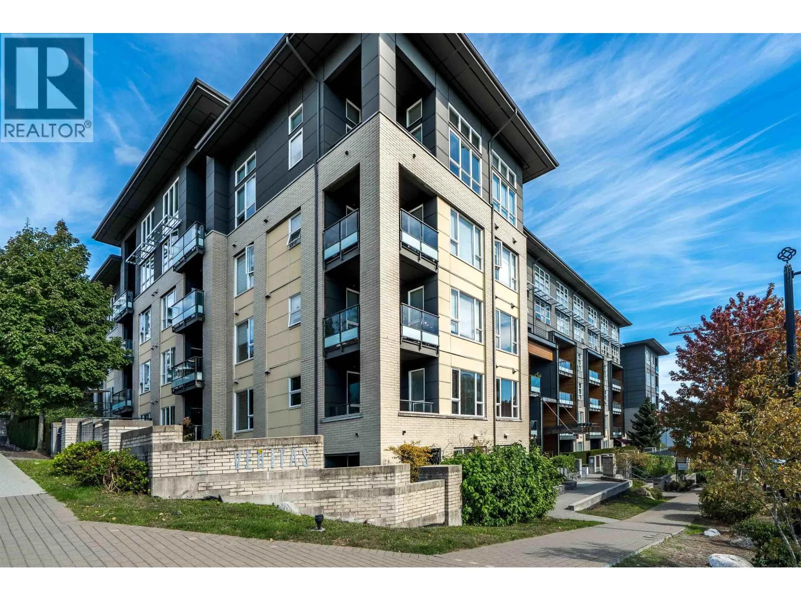 403 9877 UNIVERSITY CRESCENT