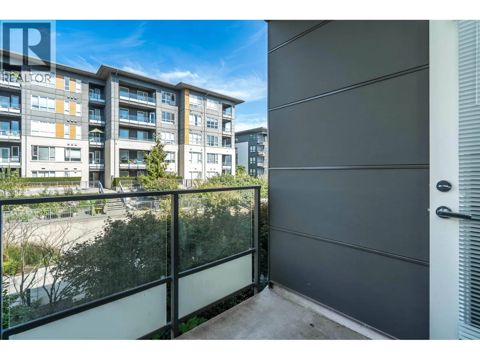 403 9877 UNIVERSITY CRESCENT