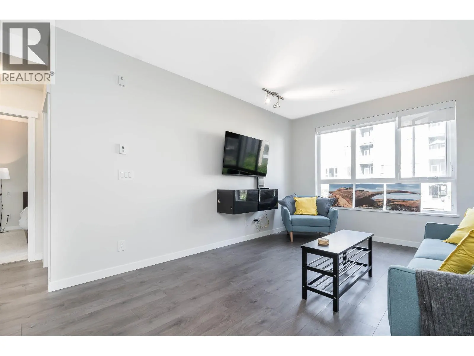 403 9877 UNIVERSITY CRESCENT