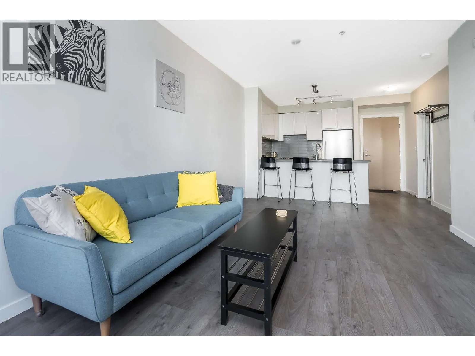 403 9877 UNIVERSITY CRESCENT