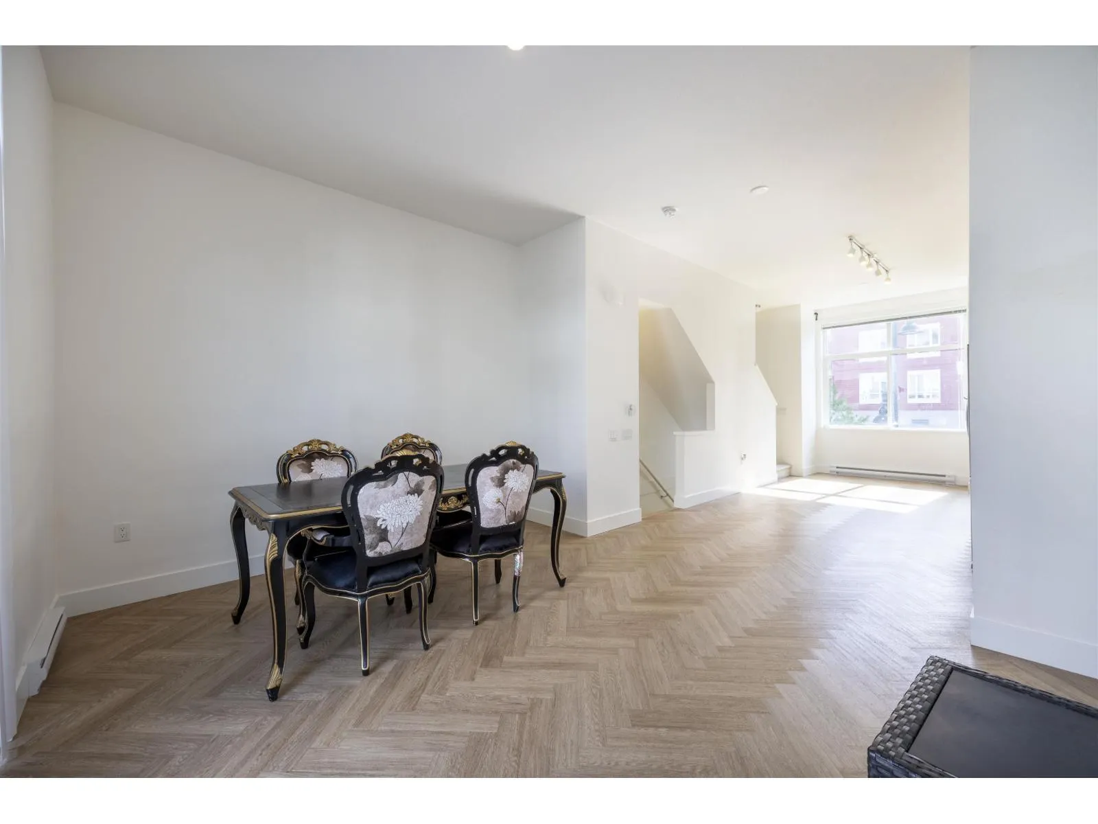 89 17555 57A AVENUE