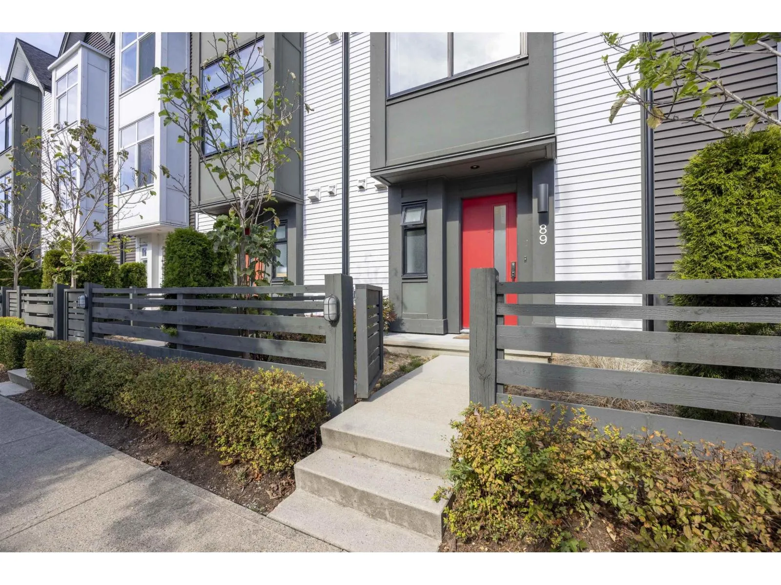 89 17555 57A AVENUE