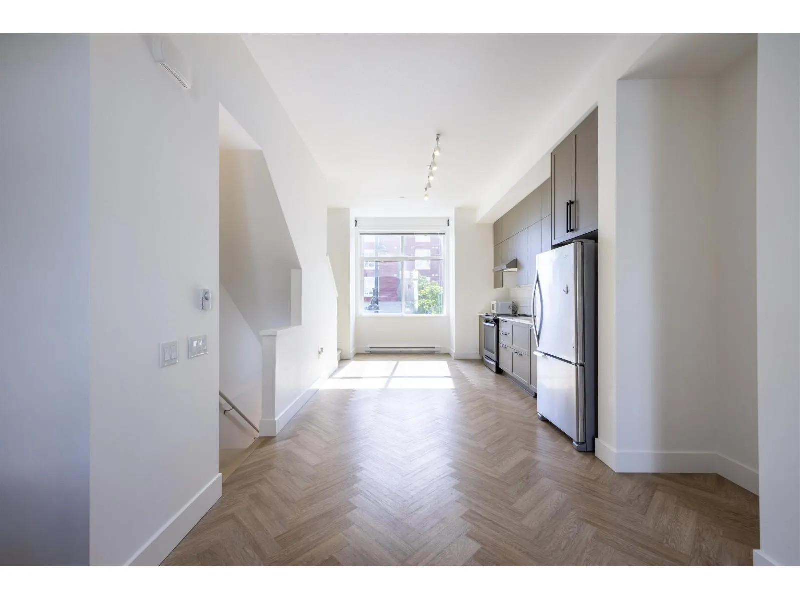 89 17555 57A AVENUE