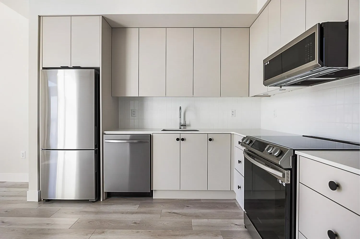 611 45497 CAMPUS DRIVE|Garrison Crossing