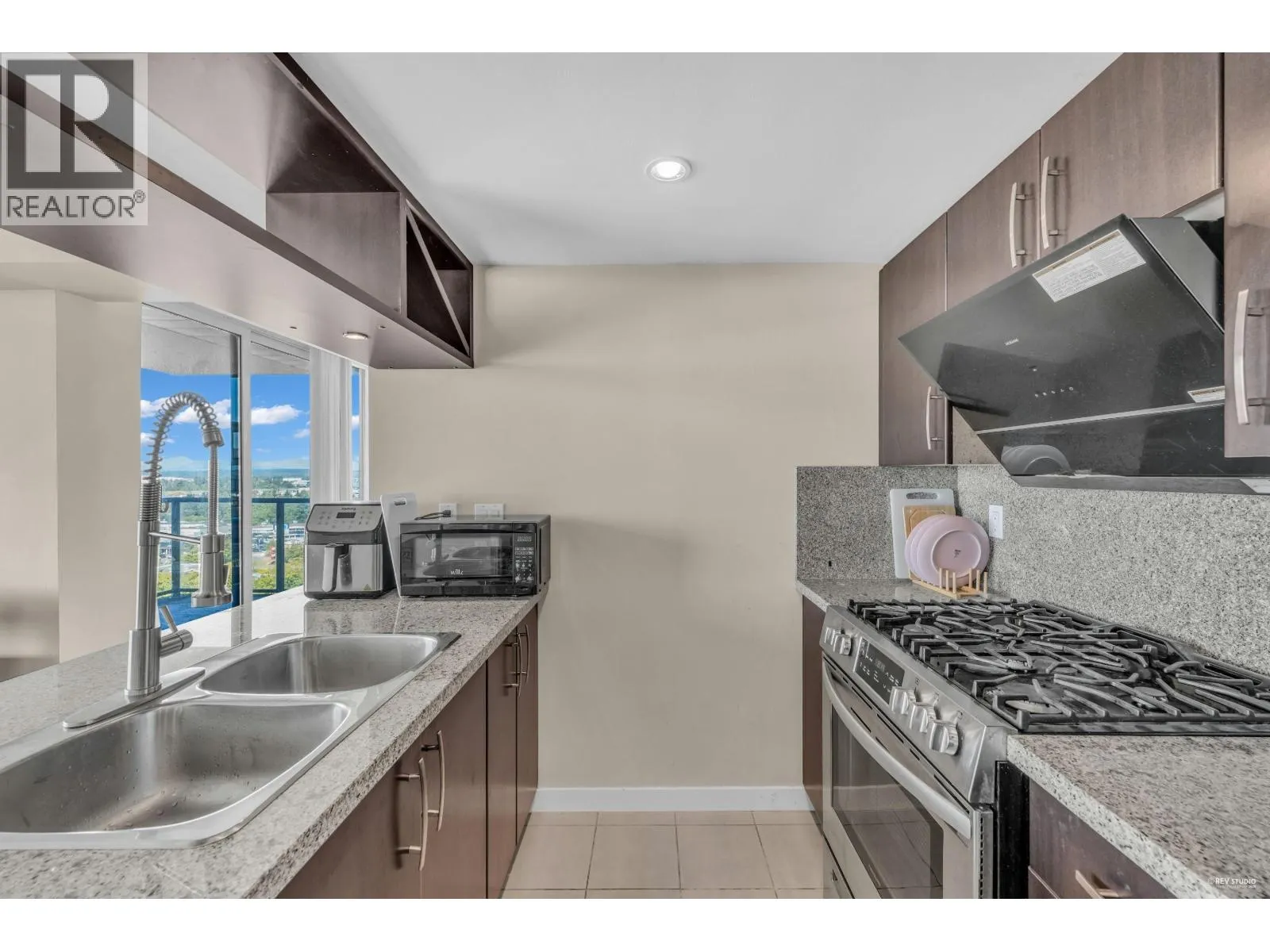 1801 5088 KWANTLEN STREET