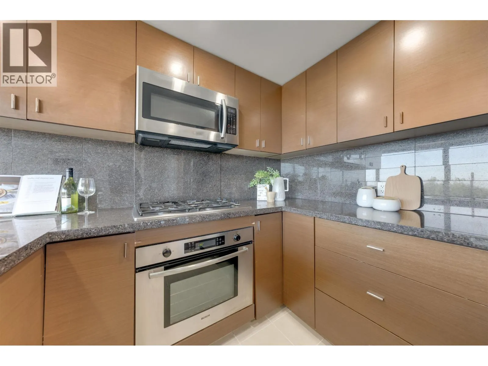 1201 6333 KATSURA STREET