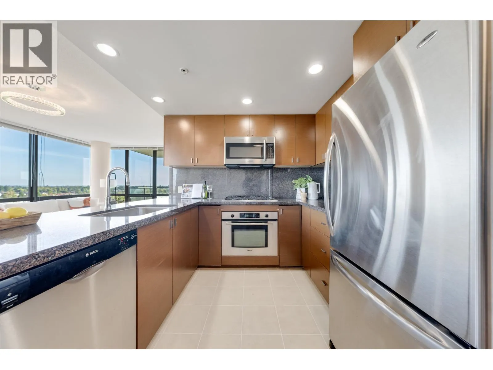 1201 6333 KATSURA STREET
