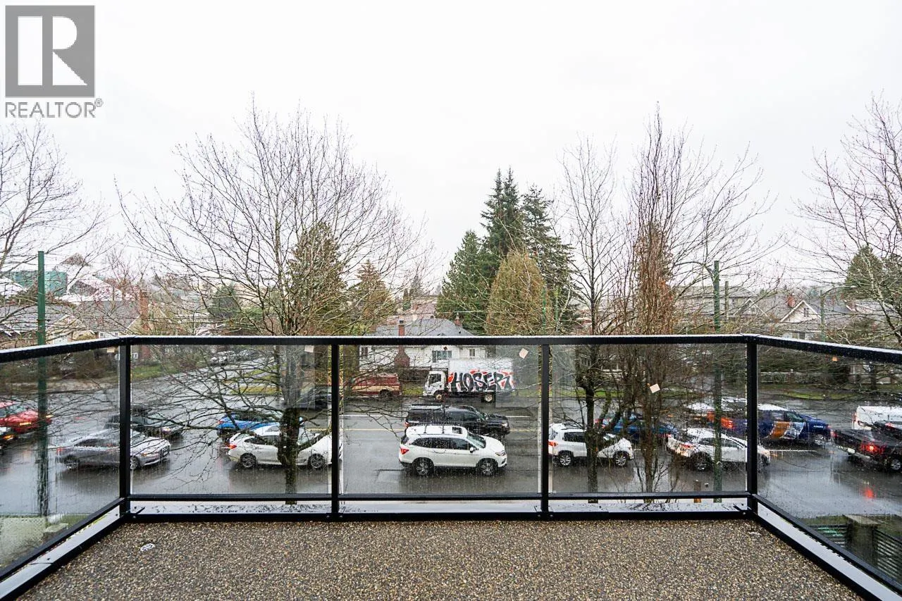1 2753 NANAIMO STREET