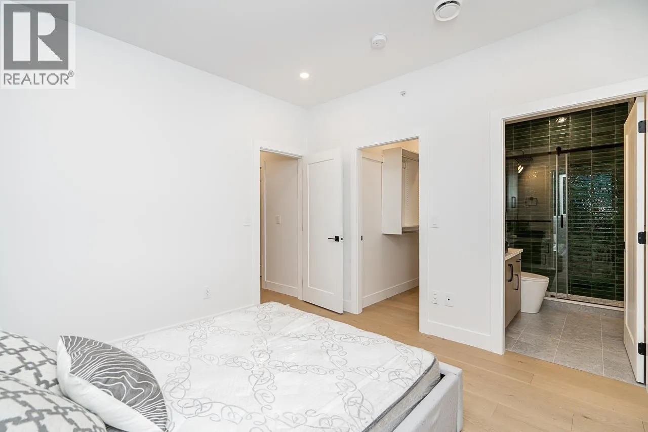 1 2753 NANAIMO STREET