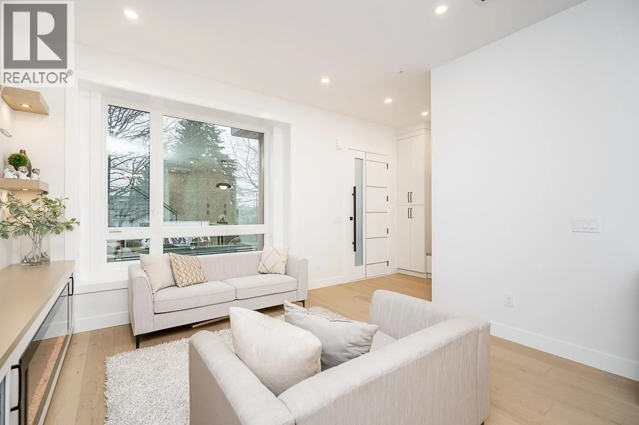 1 2753 NANAIMO STREET