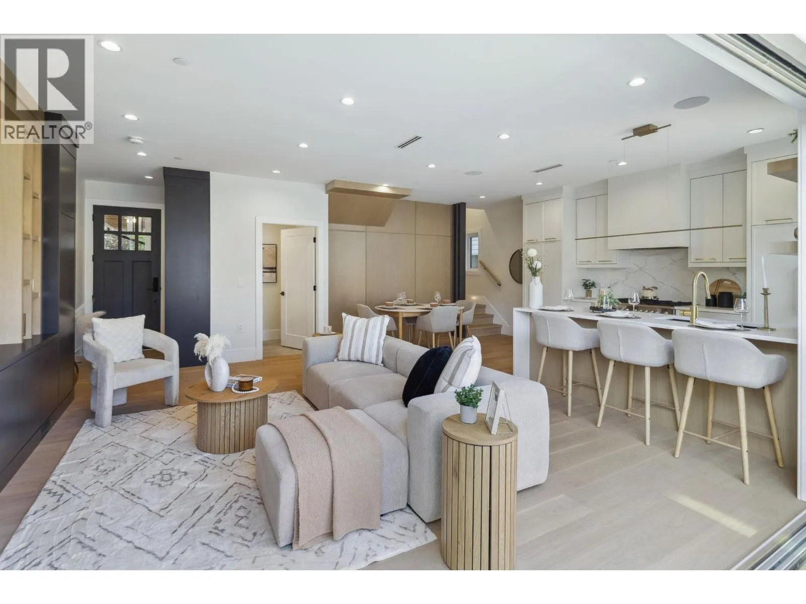 #2 2244 E 11TH AVENUE