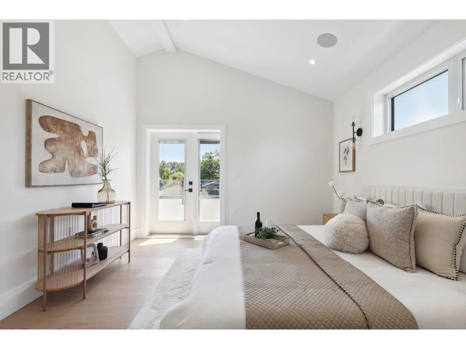 #2 2244 E 11TH AVENUE