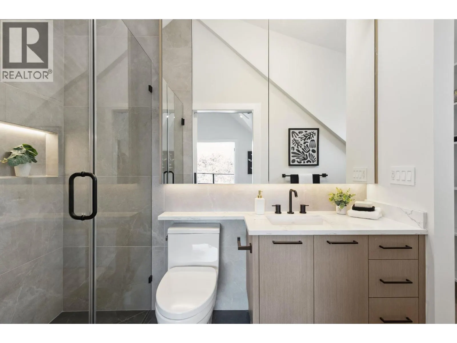 #1 2244 E 11TH AVENUE