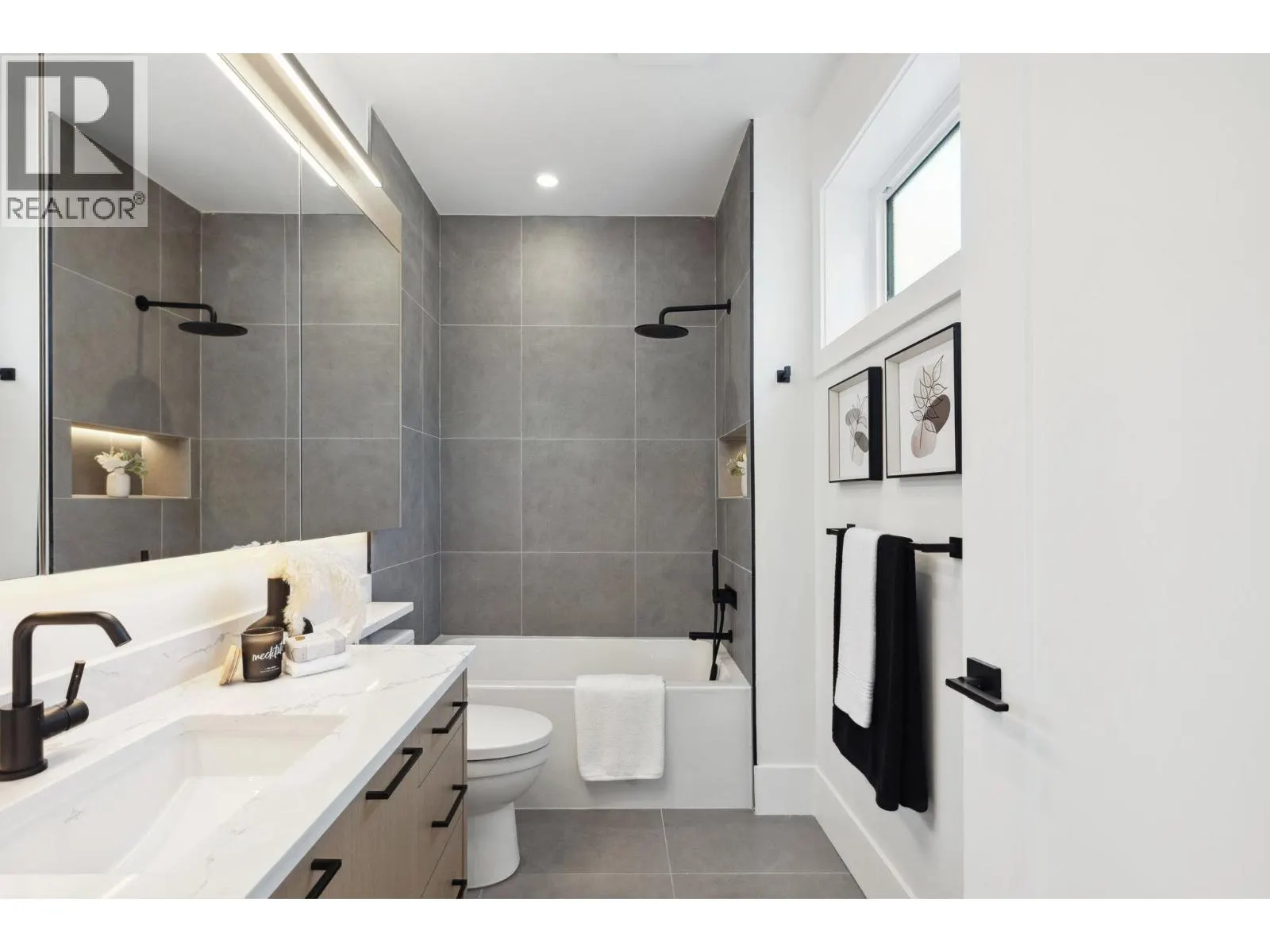 #1 2244 E 11TH AVENUE