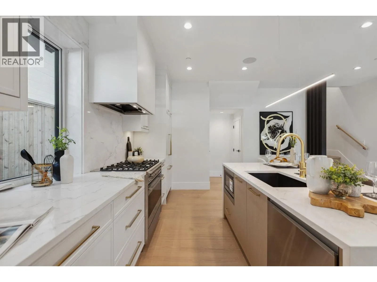 #1 2244 E 11TH AVENUE