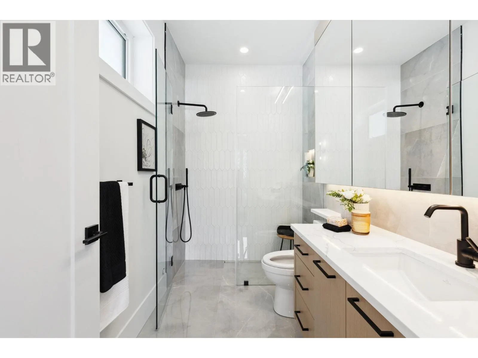 #1 2244 E 11TH AVENUE