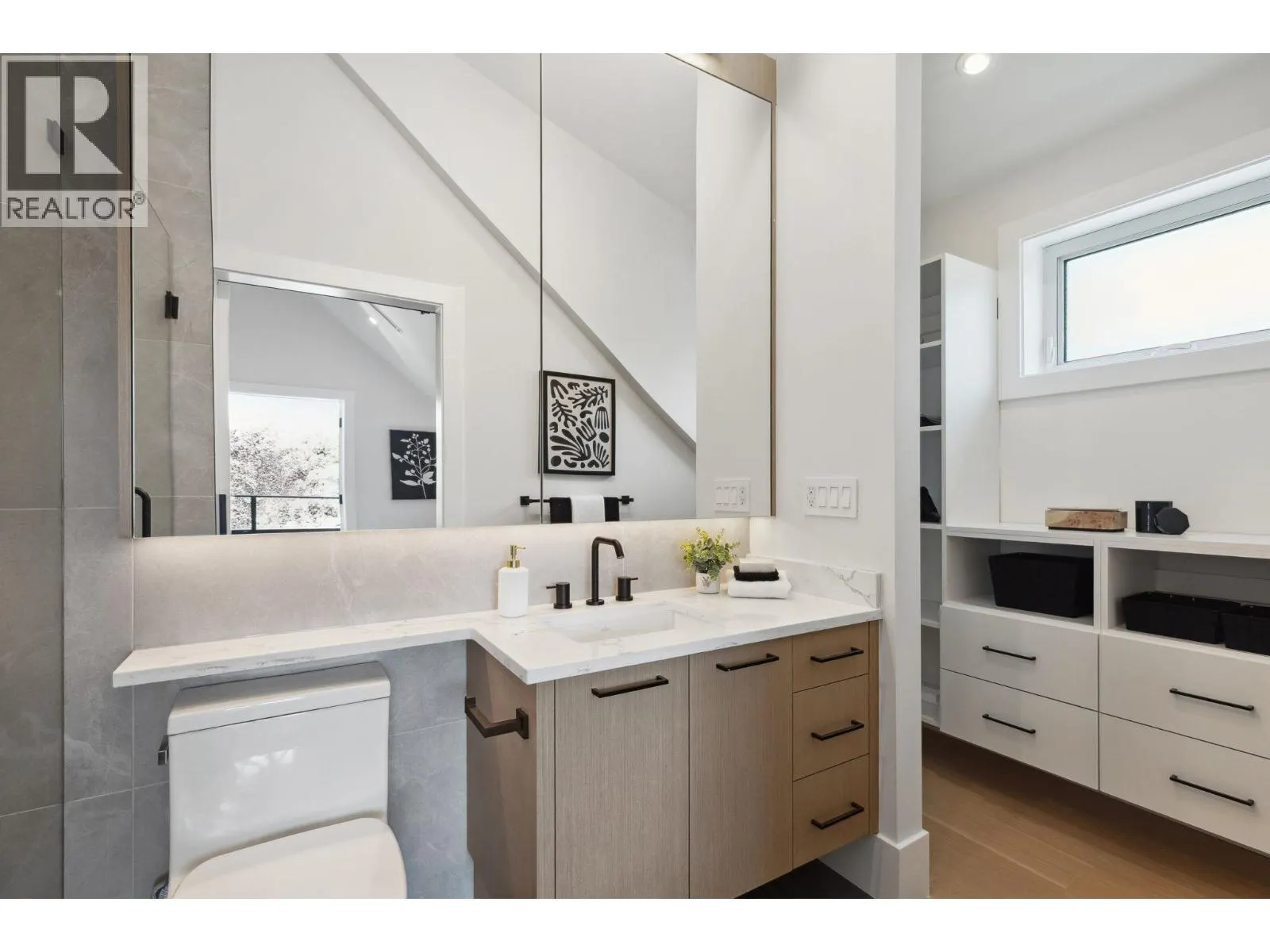 #1 2244 E 11TH AVENUE