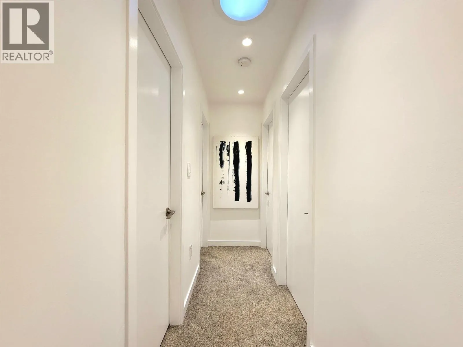 2568 THE BOULEVARD