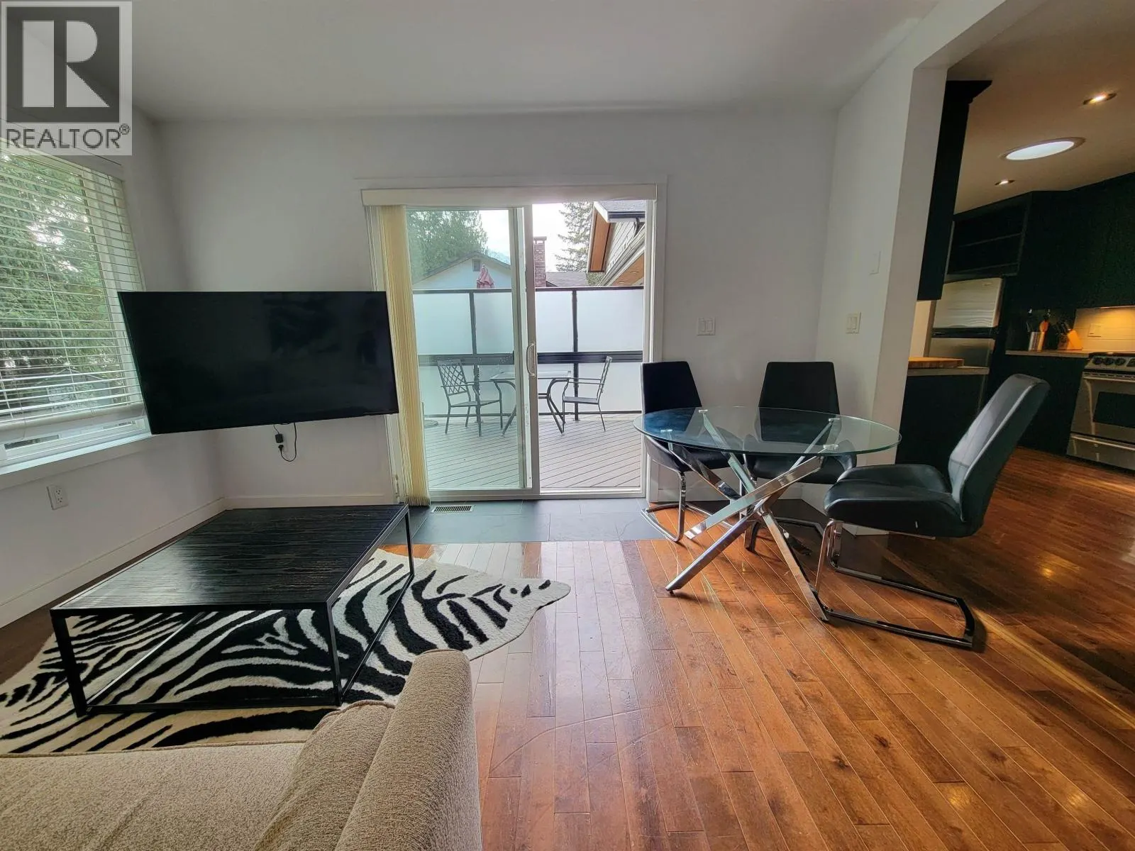 2568 THE BOULEVARD