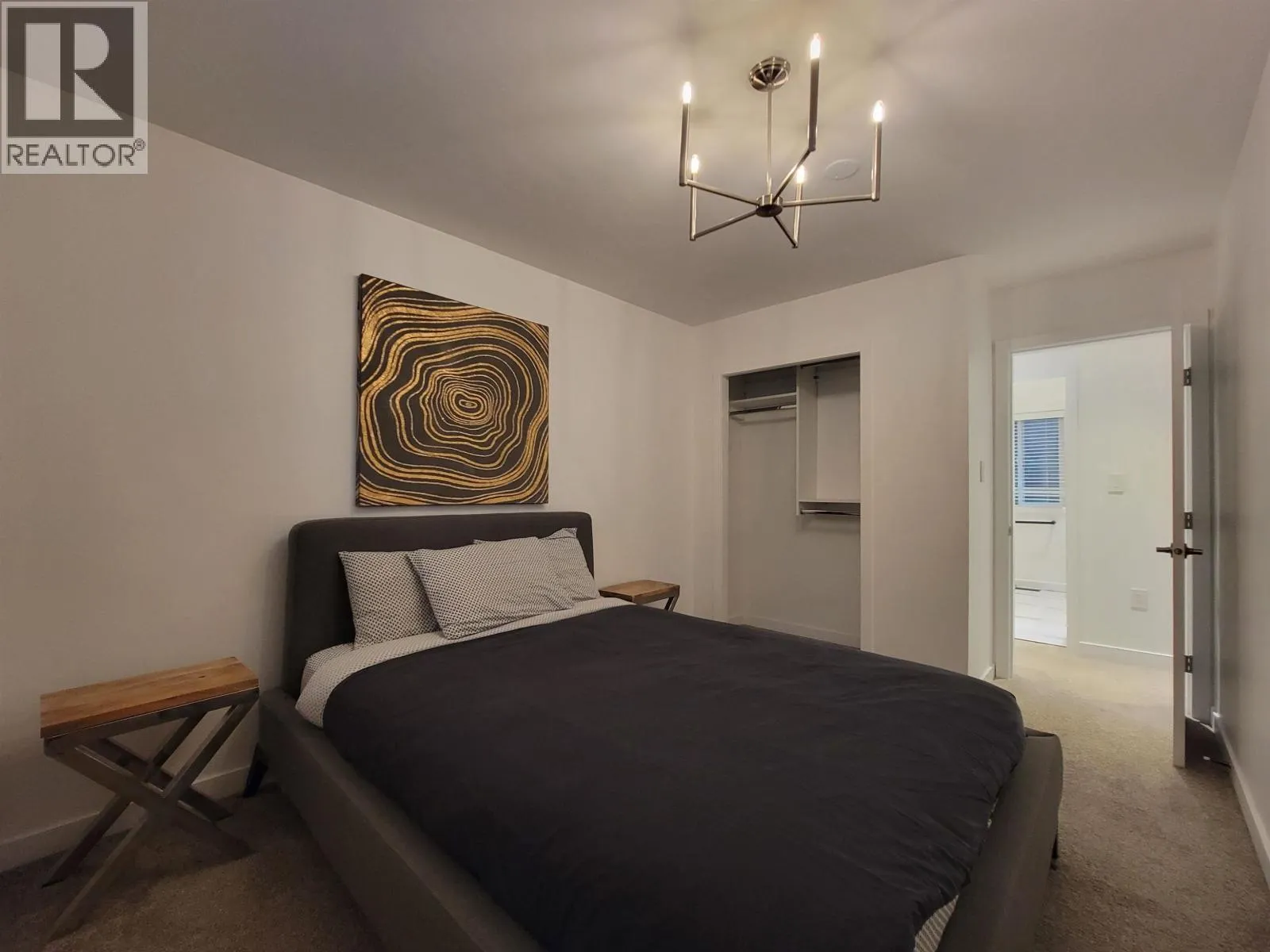 2568 THE BOULEVARD