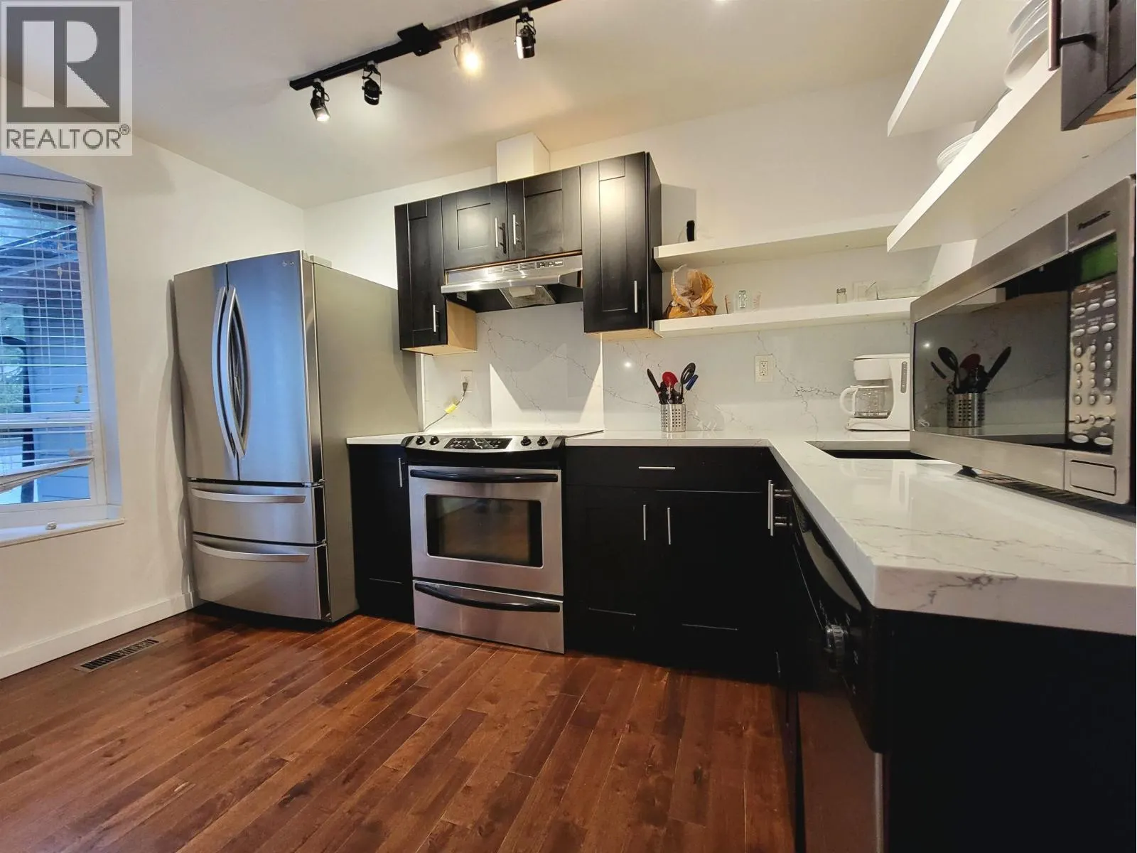 2568 THE BOULEVARD