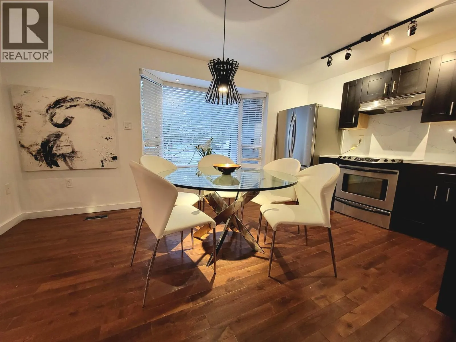 2568 THE BOULEVARD