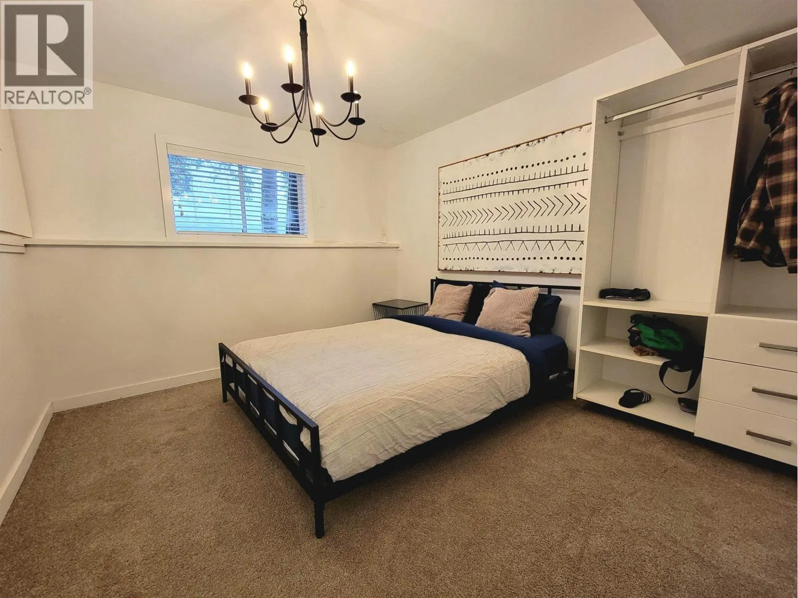 2568 THE BOULEVARD