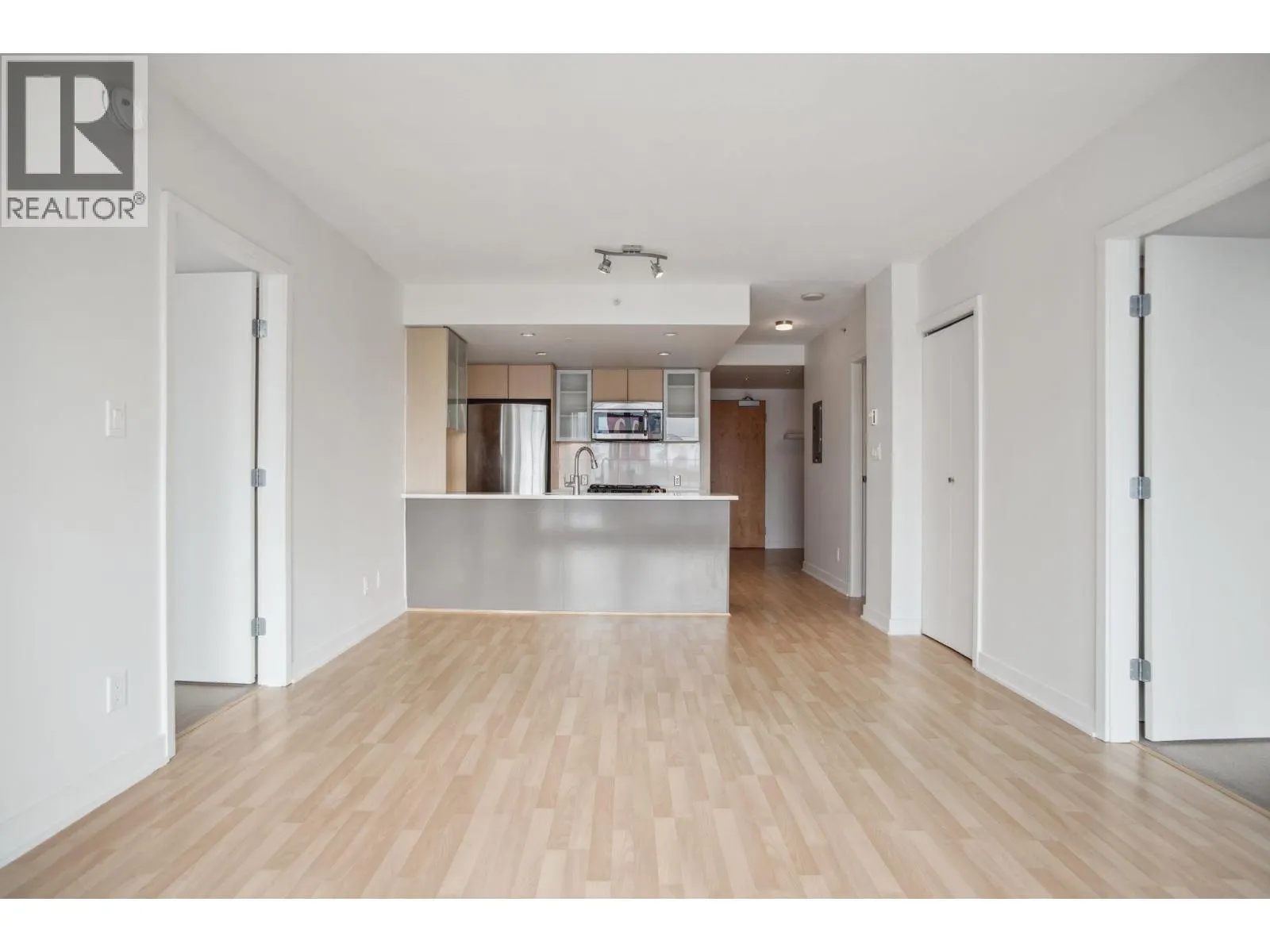 306 7080 NO. 3 ROAD