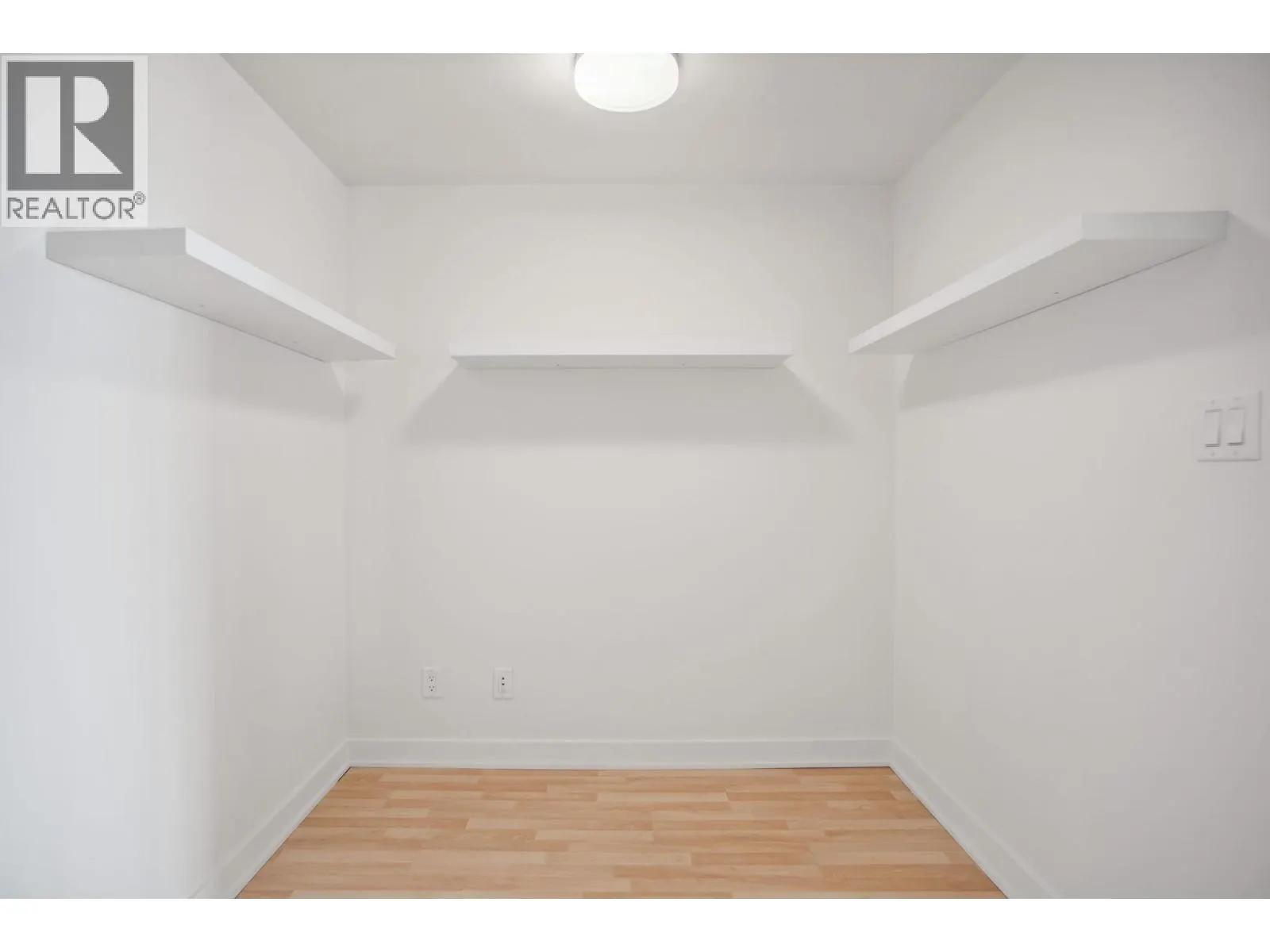 306 7080 NO. 3 ROAD