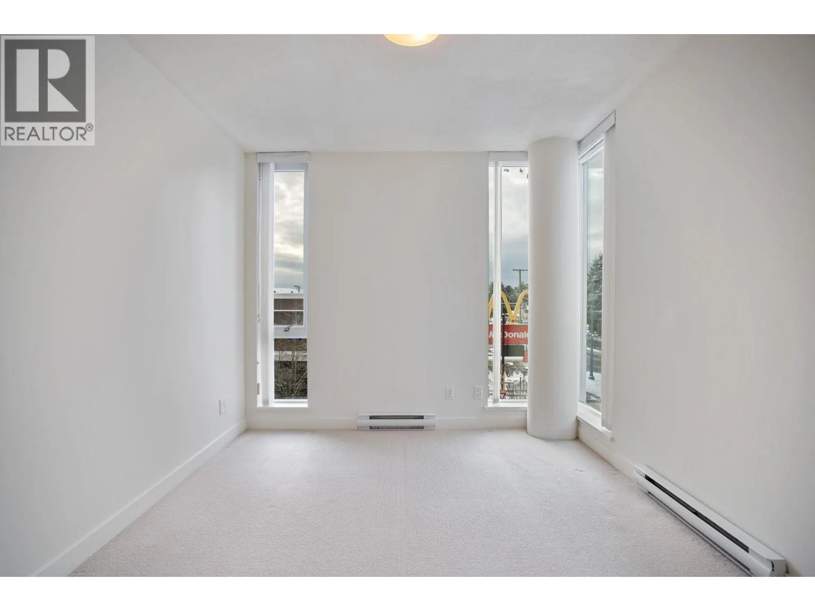 306 7080 NO. 3 ROAD
