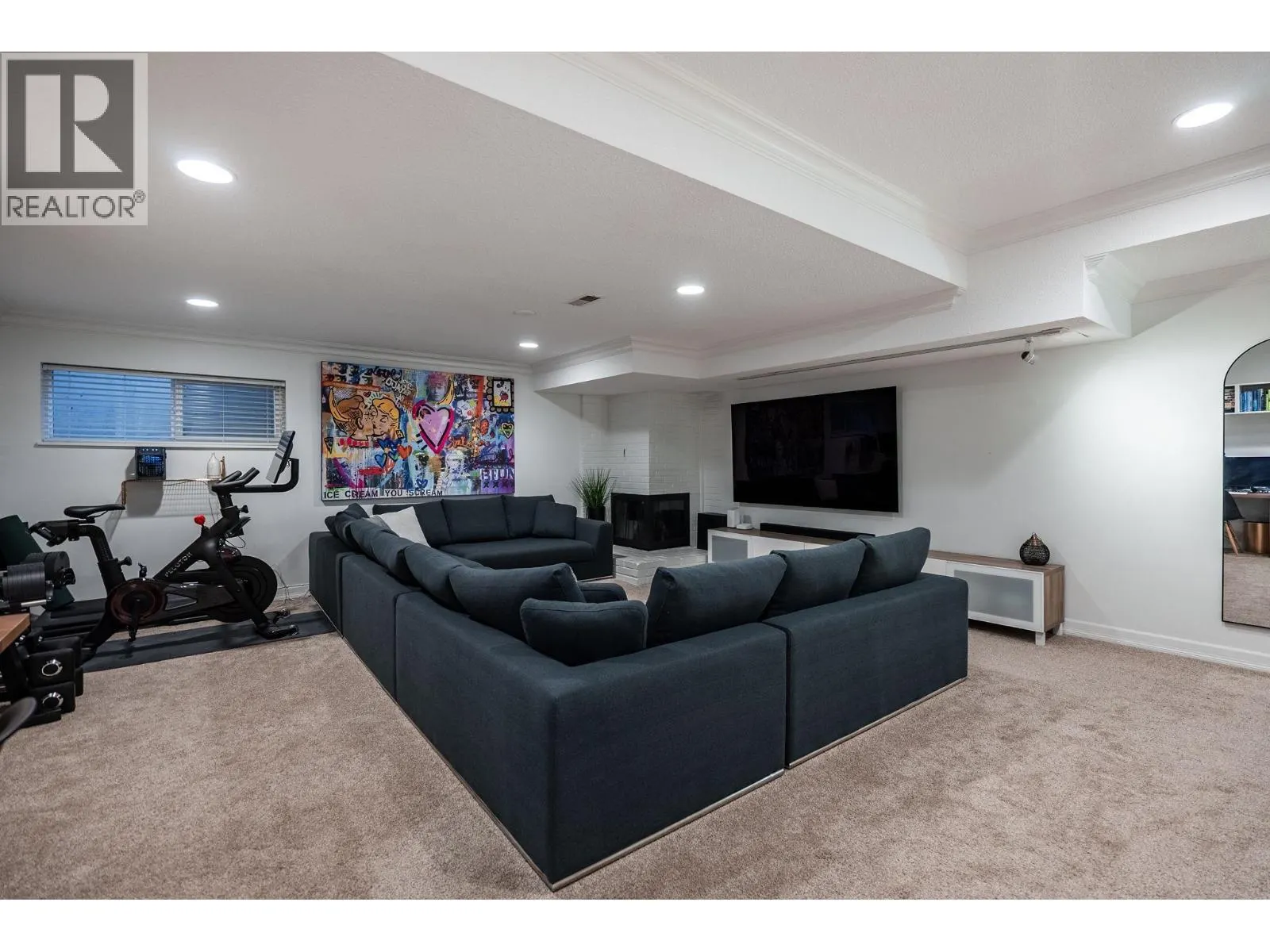 137 3300 CAPILANO ROAD