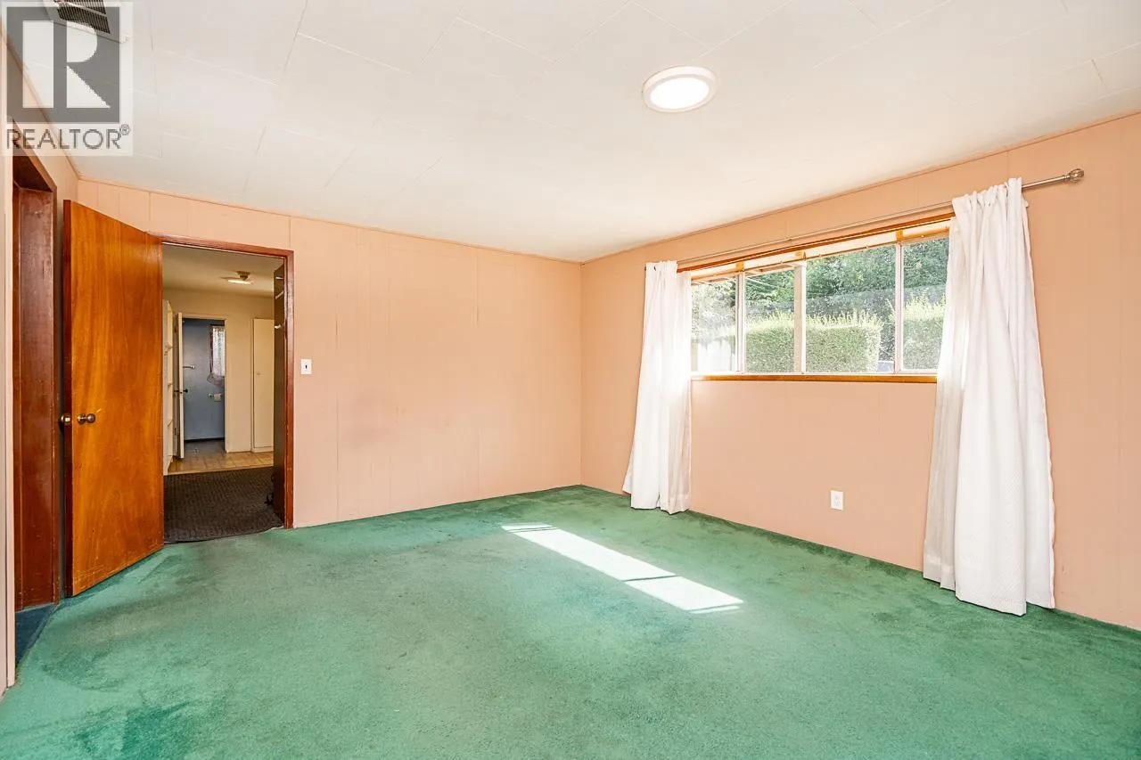 2212 OLD DOLLARTON ROAD