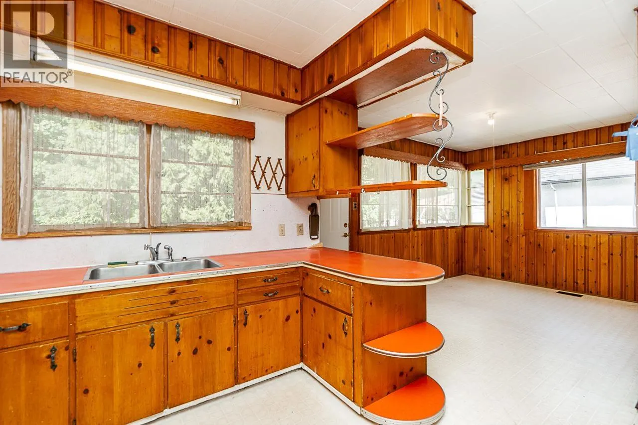 2212 OLD DOLLARTON ROAD