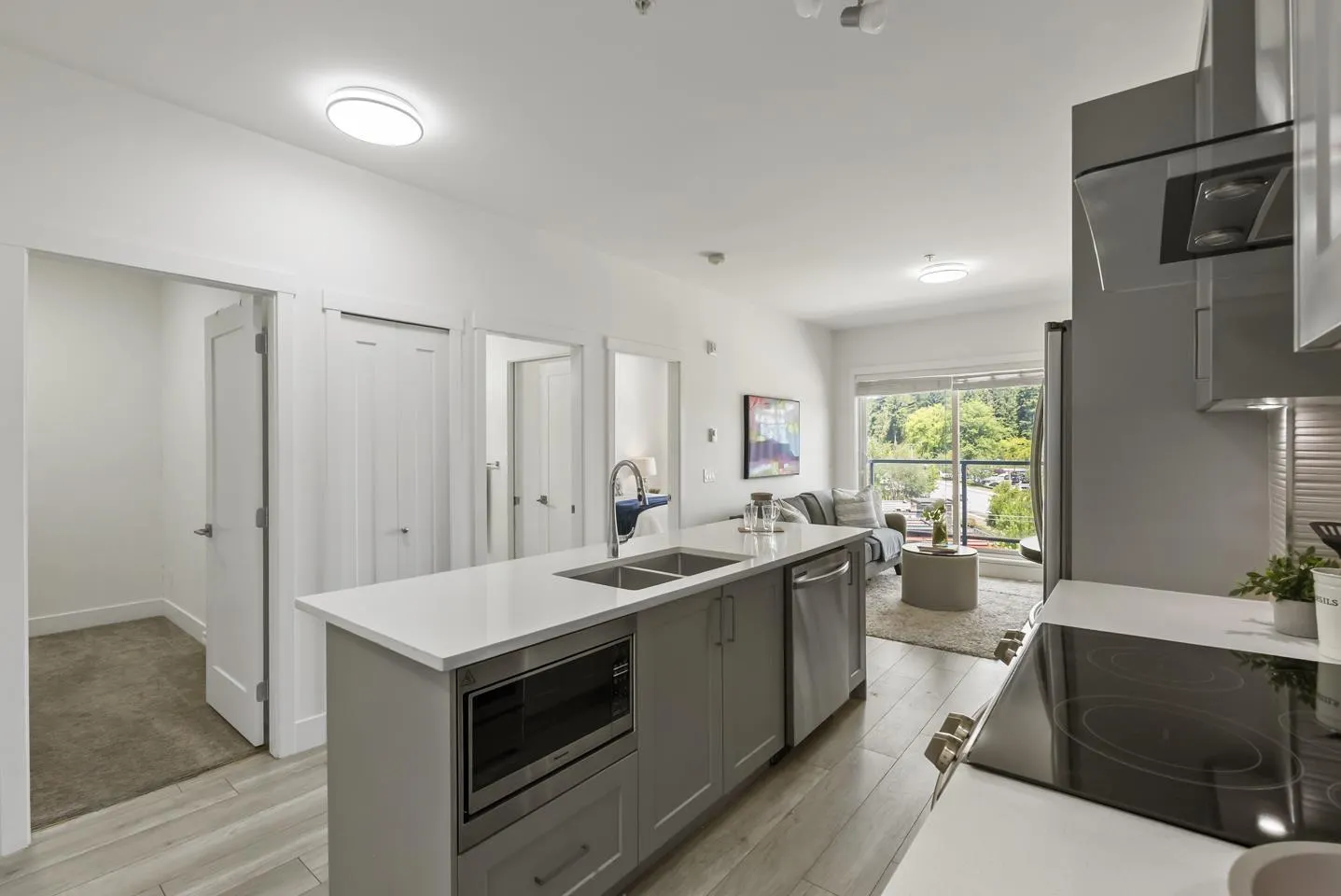 603 13978 FRASER HIGHWAY