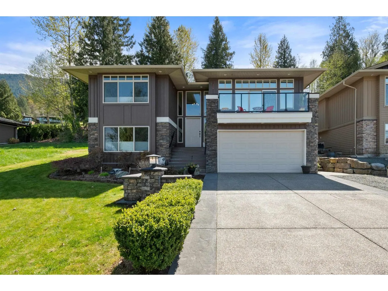208 51075 FALLS COURT|Eastern Hillsides