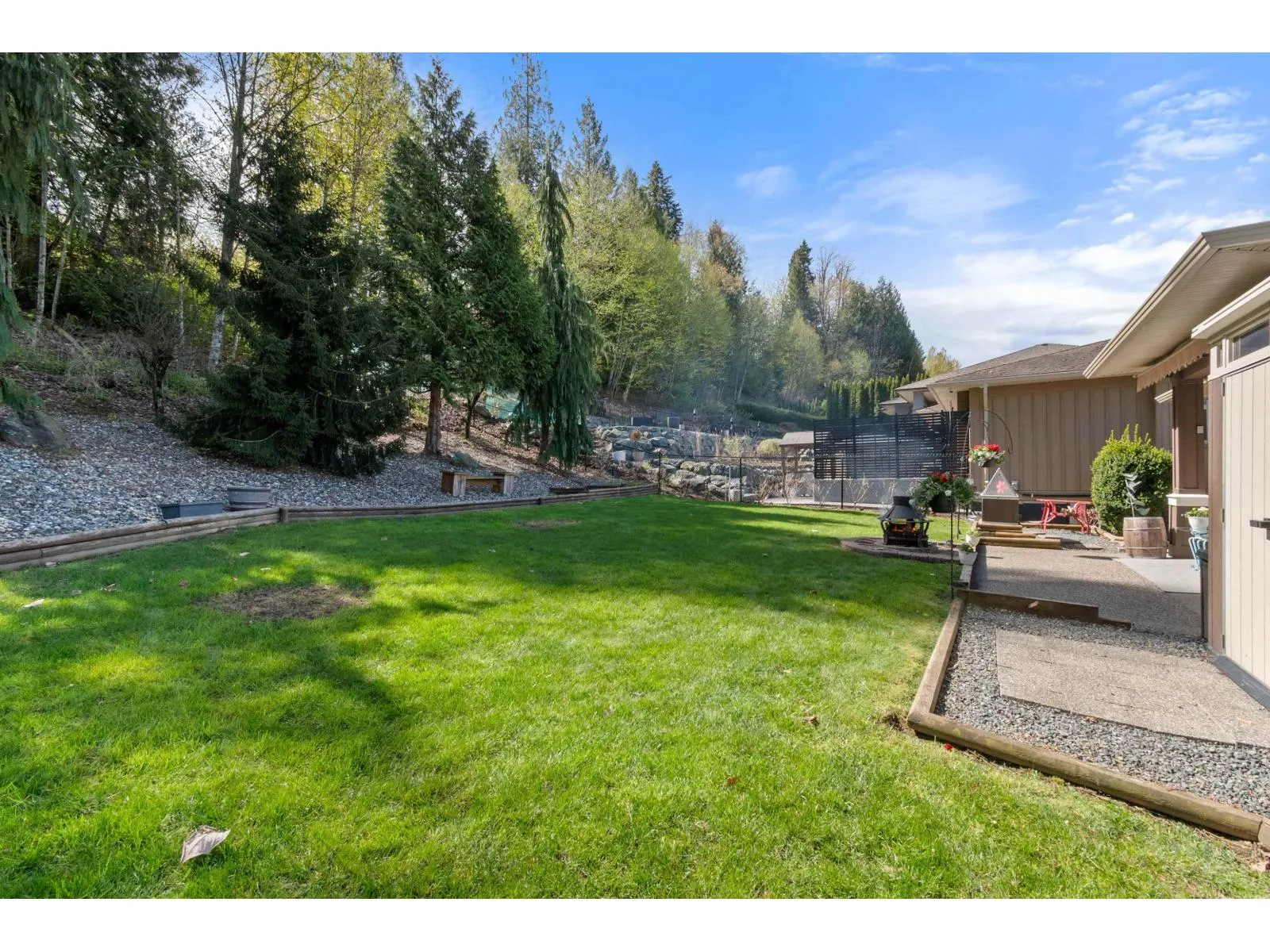 208 51075 FALLS COURT|Eastern Hillsides