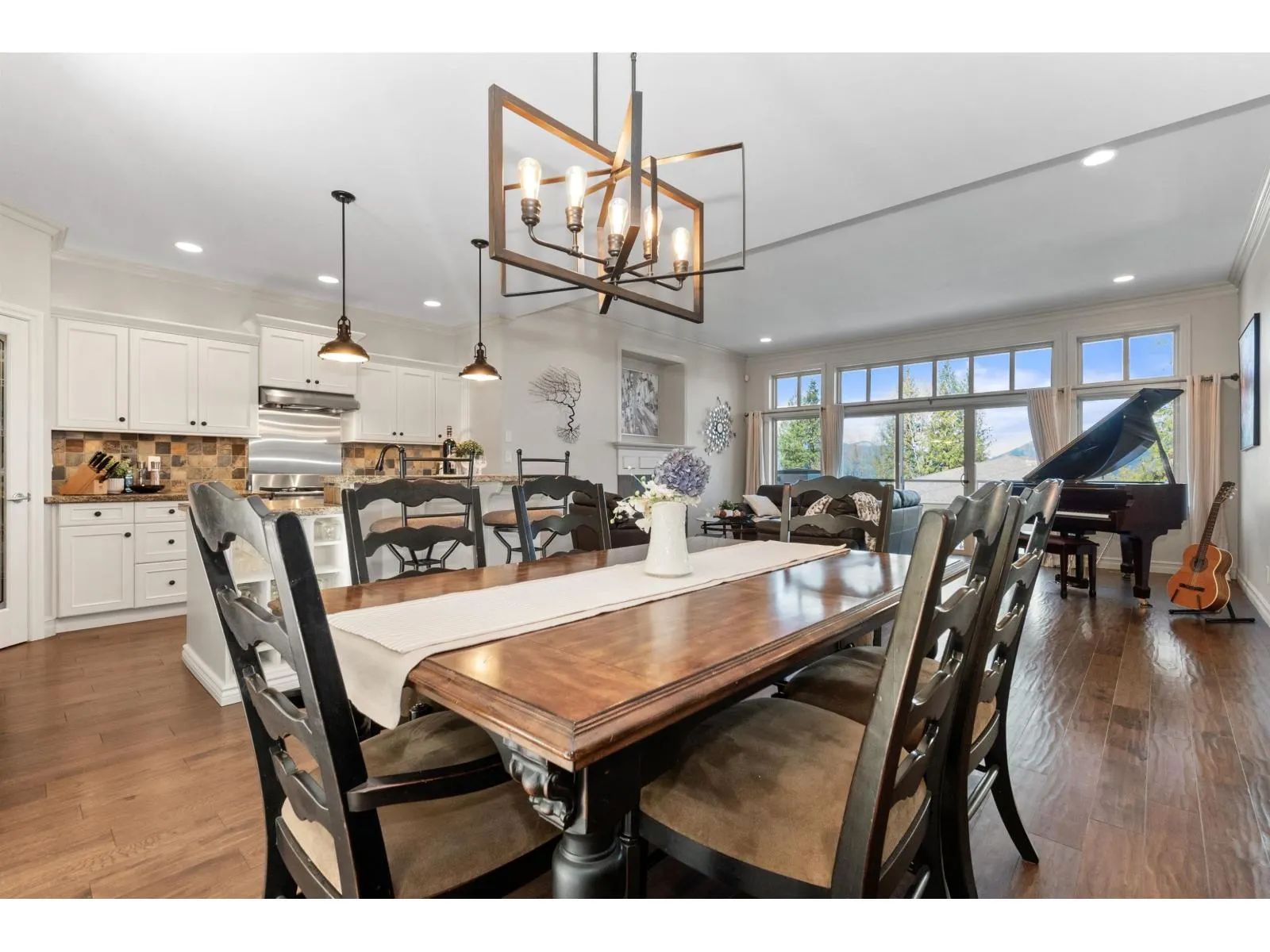 208 51075 FALLS COURT|Eastern Hillsides