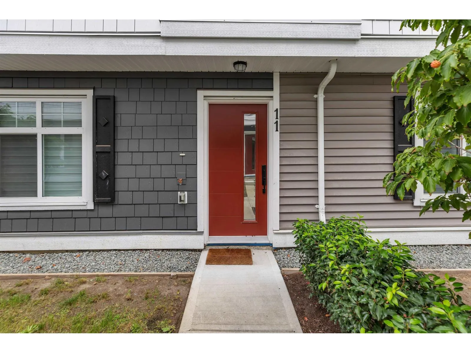 11 2033 MCKENZIE ROAD