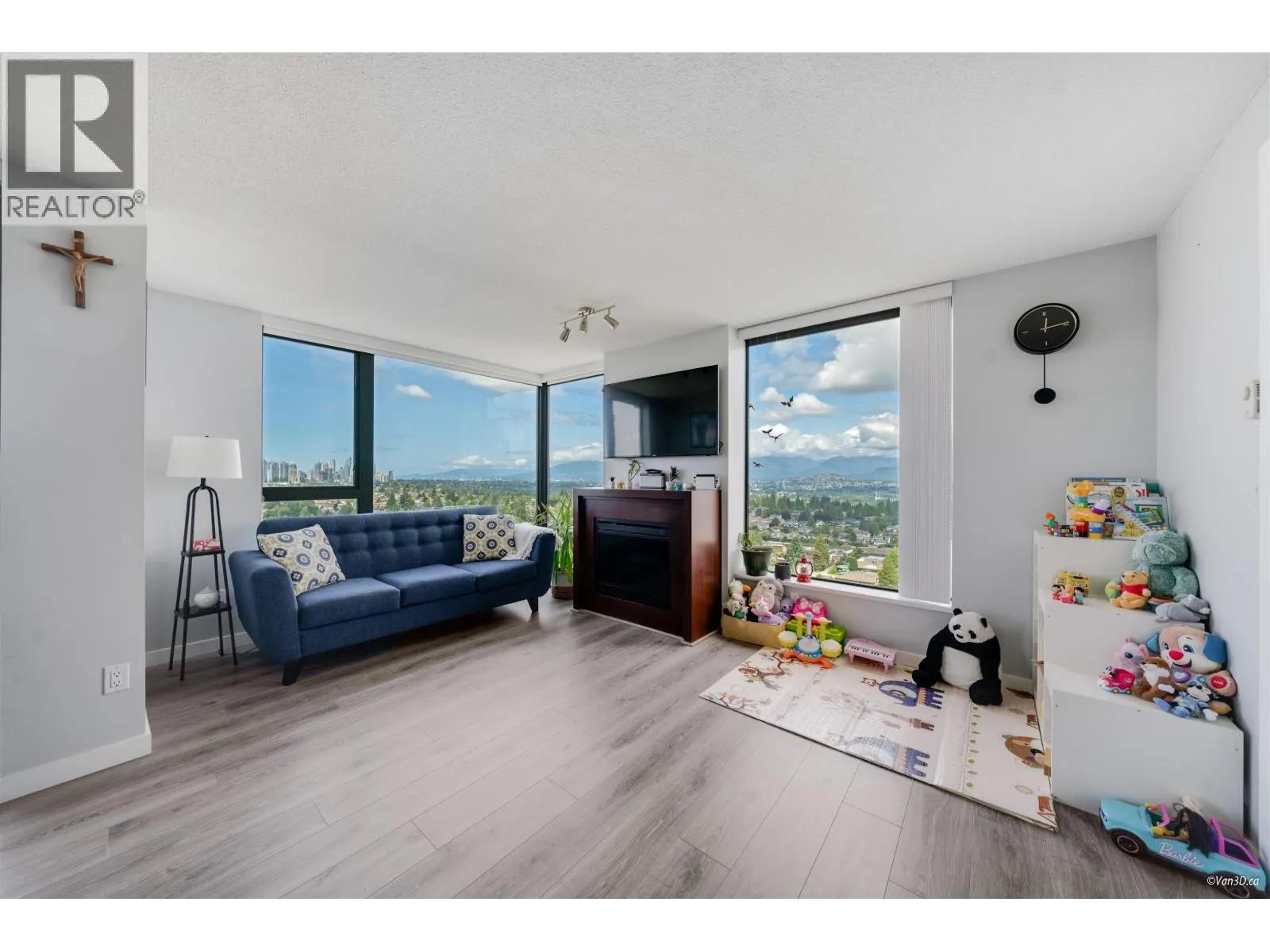 2303 7088 SALISBURY AVENUE